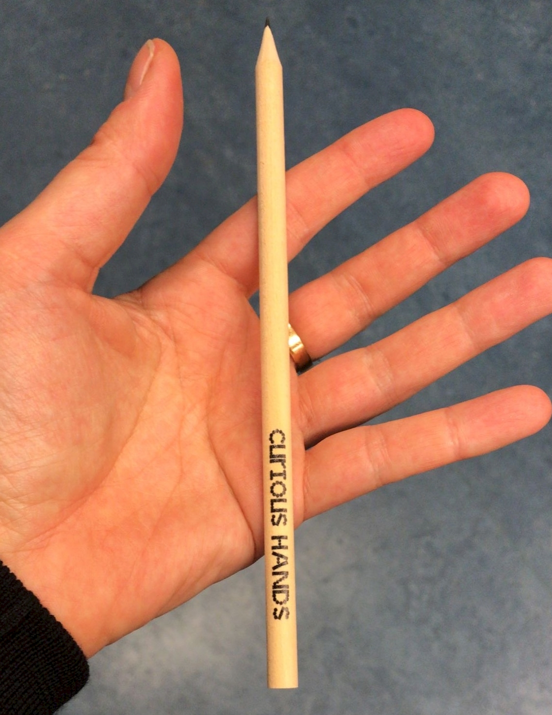 curious hands. space + sound in learning making Curious Hands pencil. Font designed by Michiel Teeuw. Photo: Ann-Sophie Lehmann.